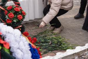 В День памяти воинов-интернационалистов студенты почтили память Героев