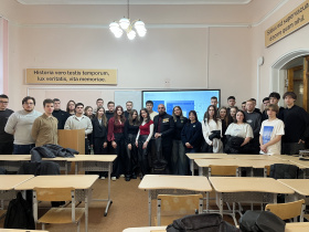 Встреча студентов-таможенников с бойцами 5 батальона 2 роты «Угра»