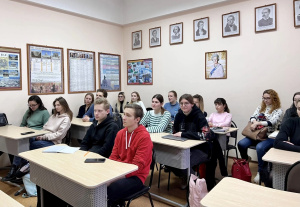 Встреча студентов института лингвистики и мировых языков с выпускницей Ксенией Березнёвой