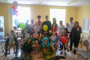 Волонтеры медицинского института подарили радость детям в отделение детской гематологии