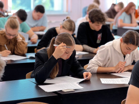 В КГУ продолжаются вступительные испытания 