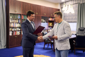 Глава городского самоуправления города Калуги вручил почетные награды ректору университета